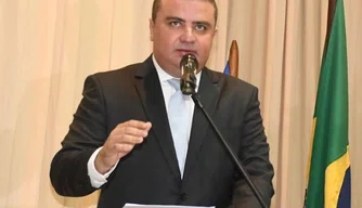 Nestor Elvas (MDB), prefeito de Bom Jesus.
