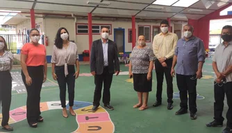 Secretário de Educação, Nouga Cardoso visita escolas municipais de Teresina.
