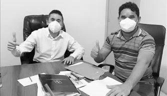 Prefeito de Cocal, Nonatinho do Sindicato e vereador Eudes Alves.