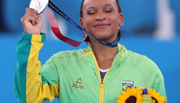 Rebeca Andrade conquista prata para o Brasil na ginástica artística