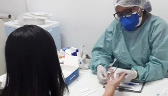 Lineu Araújo realiza testagem de identificação de hepatites virais