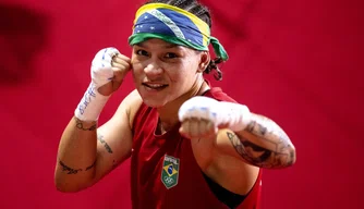 Bia Ferreira conquista medalha de prata no boxe nas Olimpíadas de Tóquio.