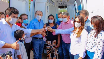 Rejane Dias entrega ambulâncias no Sul do Piauí