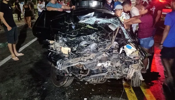 Acidente envolvendo ônibus e carro deixa três feridos em Campo Maior