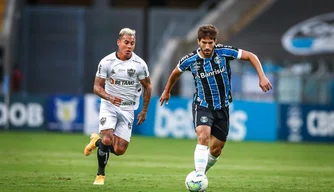 Atlético-MG enfrenta Grêmio no Campeonato Brasileiro no Mineirão.