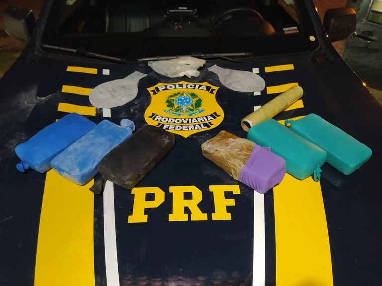 PRF apreende pasta base de cocaína avaliada em R$ 720.000,00.