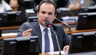 Ex-deputado federal e atual Superintendente de Representação do Piauí em Brasília, Mainha.