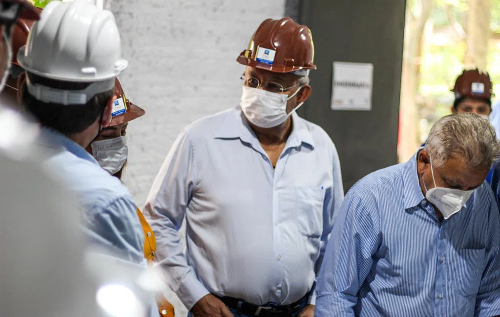 Prefeito de Teresina. Dr. Pessoa vistoria a obra