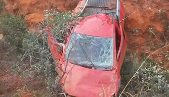 Veículo após acidente na cidade de Gilbués.