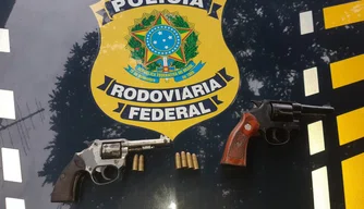 Armas apreendidas pela PRF em Teresina.