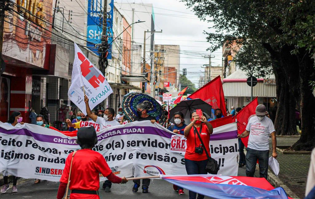 Manifestação dos trabalhadores da educação e do transporte