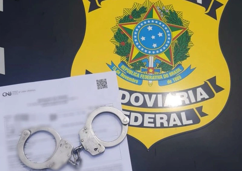 PRF prende foragido da Justiça do Piauí em Teresina.