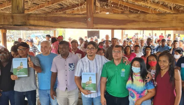 Famílias de produtores rurais recebem títulos de terra no Piauí