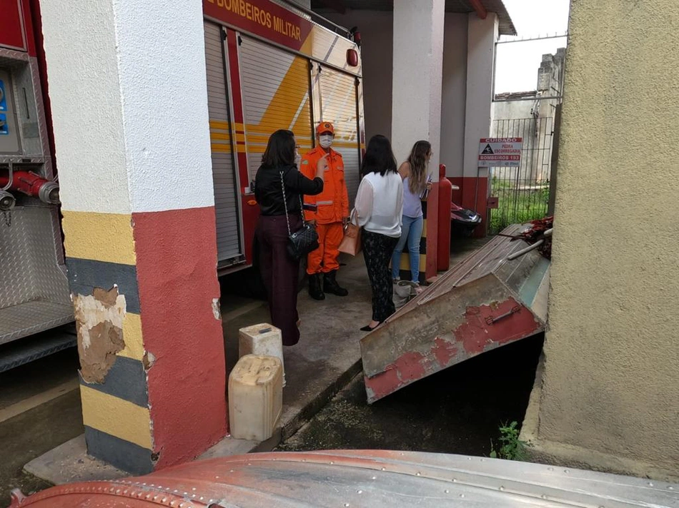 Condições precárias no Batalhão do Corpo de Bombeiros de Parnaíba.