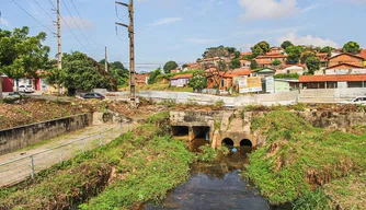 Obra de urbanização no grotão na Vila da Paz