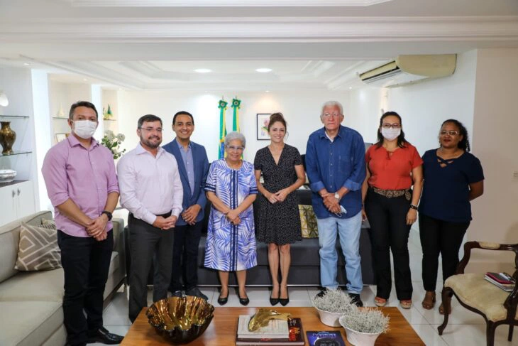 Governadora Regina Sousa se reúne com organizadores do Salipi