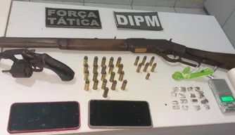 Material apreendido pela Polícia Militar em Parnaíba.