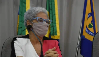 Regina Sousa participa de seminário sobre saneamento básico no Piauí.