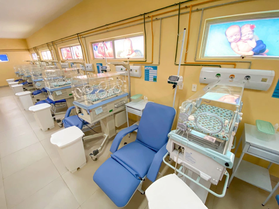 Leitos semi intensivos para atender gestantes  e crianças no Hospital Regional Tibério Nunes