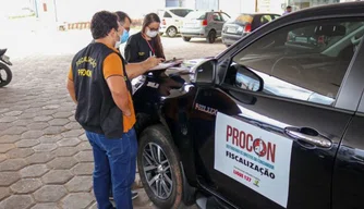 Procon fiscaliza postos de combustíveis em Teresina