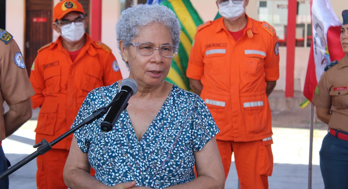 Regina Sousa na Solenidade de entrega de viaturas para corpo de bombeiros