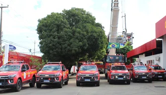 Solenidade de entrega de viaturas para o Corpo de Bombeiros