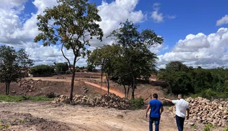 Vias sendo abertas para a construção de residências no Parque Rodoviário