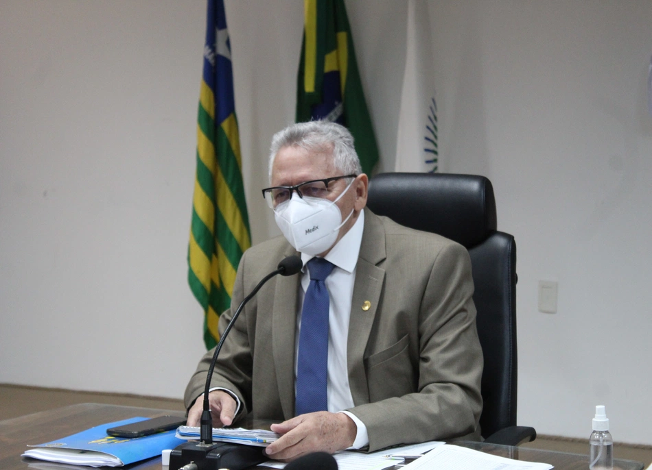 Reitor da UFPI, Gildásio Guedes.