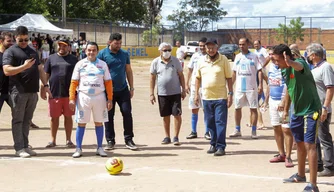 Dr. Pessoa em inauguração do campo de futebol do Parque Piauí.