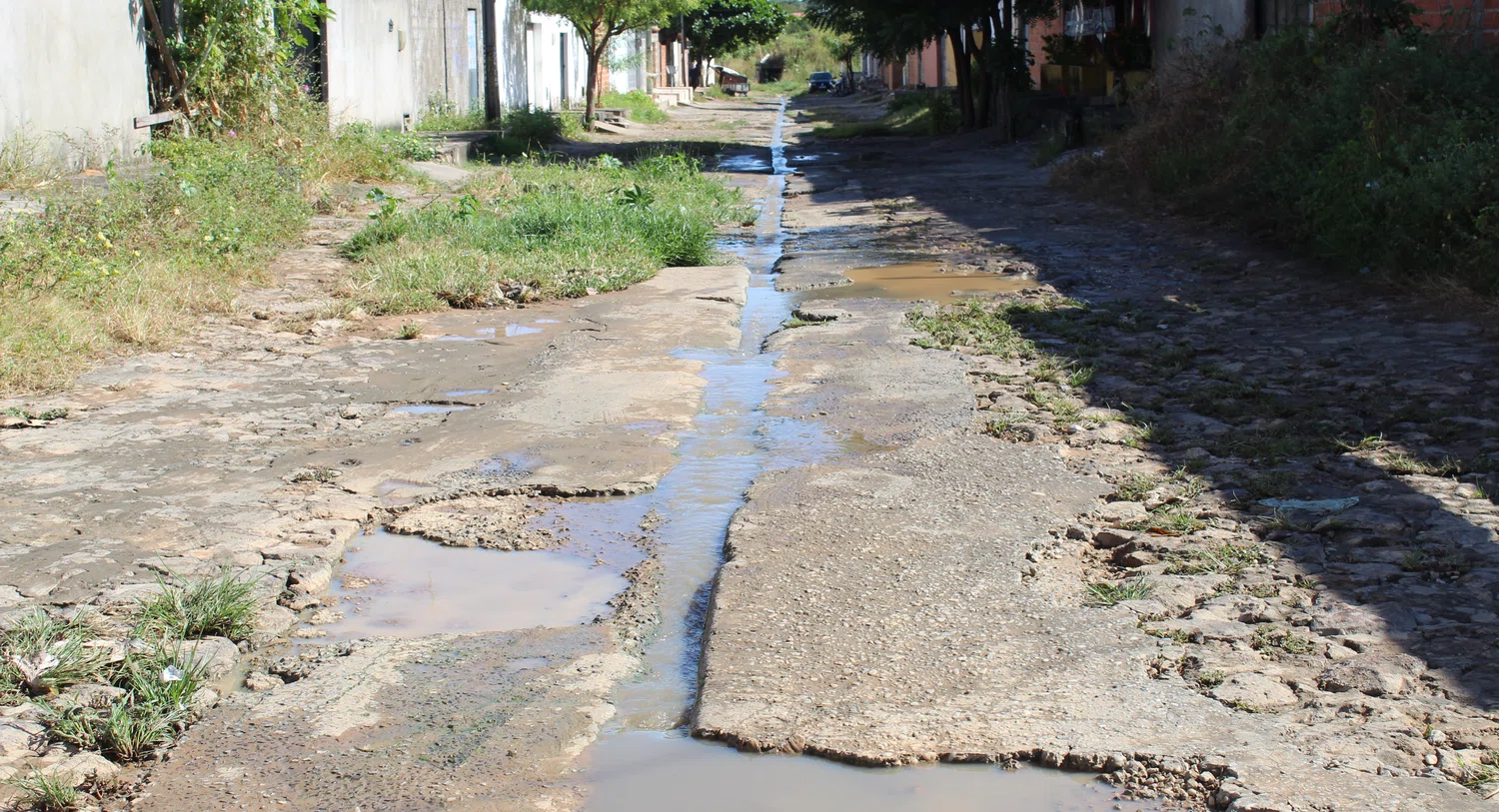 Incômodo há mais de um ano: Moradores de Viamão reclamam de esgoto a céu  aberto