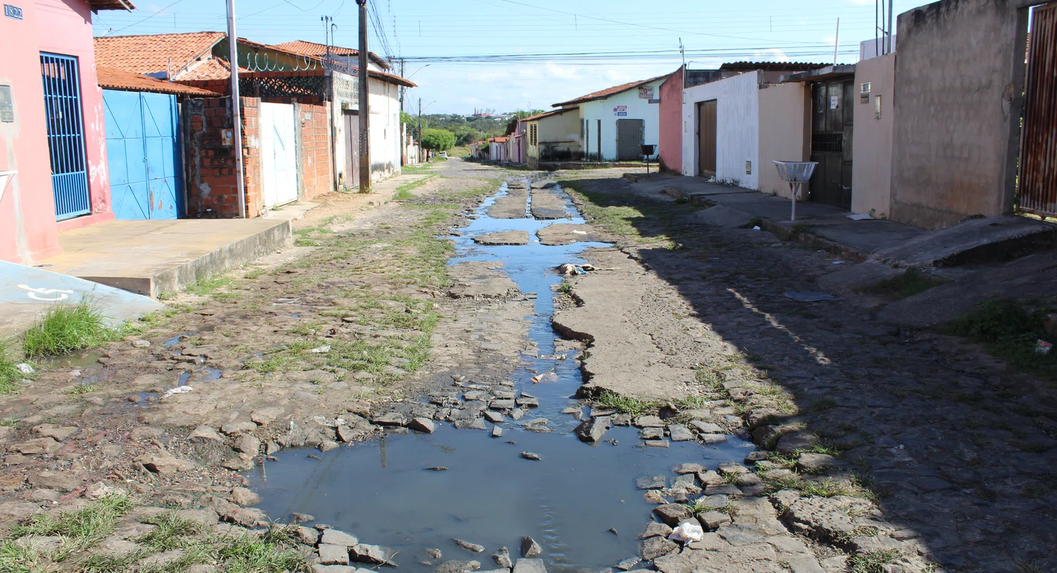 Incômodo há mais de um ano: Moradores de Viamão reclamam de esgoto a céu  aberto