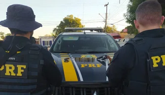 Arma e munições apreendidas em Santa Filomena pela Polícia Rodoviária Federal