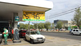 Posto de combustível com gasolina a R$ 5,76.