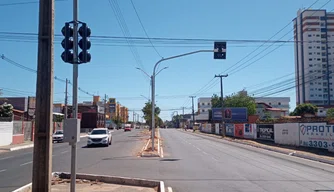 Novos semáforos da Avenida Zequinha Freire.
