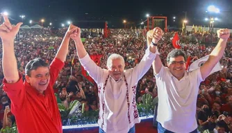 Lula participa de ato em Teresina