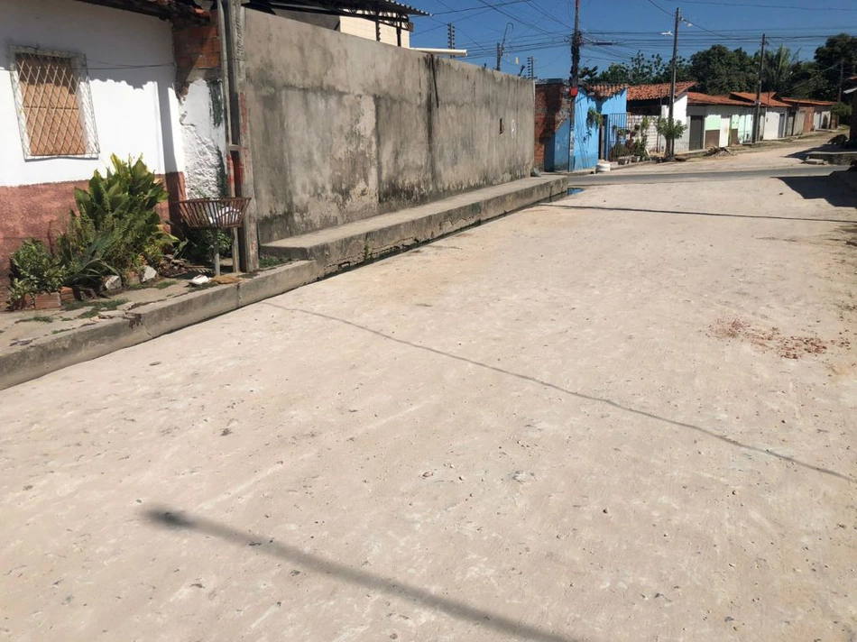 Conclusão da pavimentação da rua Júlio Paiva, na Vila São Francisco, zona Norte da capital.