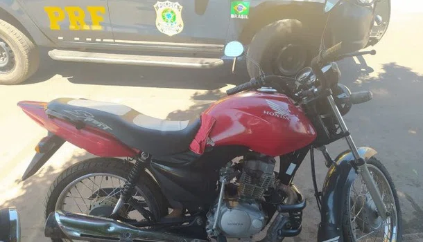 Motocicleta recuperada na cidade de Santo Antônio de Lisboa.
