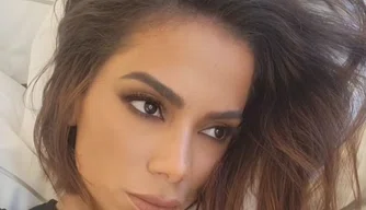 Anitta mostra seu novo visual