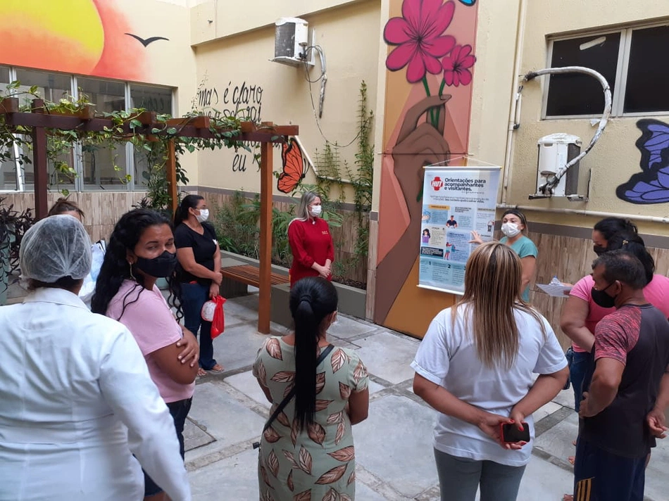 HUT orienta familiares e acompanhantes de pacientes a prevenir infecções