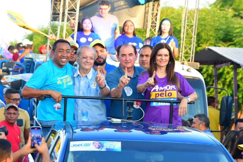 Grupo do candidato Sílvio Mendes realiza carreata em Floriano