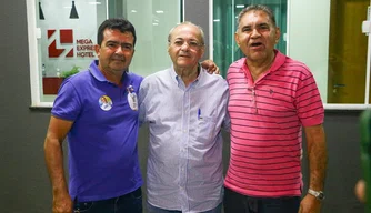 Sílvio Mendes na companhia de Auricélio Ribeiro e Eli Ribeiro.