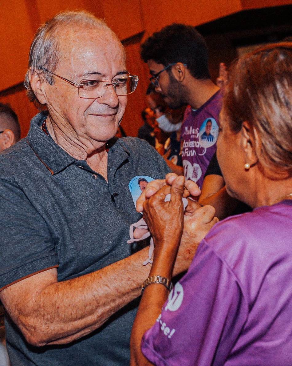 Sílvio Mendes participa de encontro com apoiadores em Teresina.