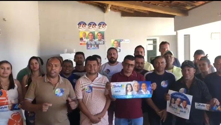 Prefeito, vice e vereadores de Pavussu aderem a campanha de Sílvio Mendes.
