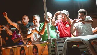 Rafael Fonteles e Wellington Dias realizam carreata em Valença do Piauí.