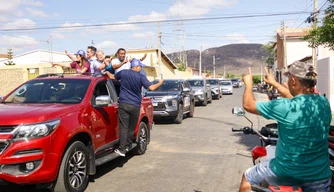 Sílvio Mendes, Iracema Portella e Joel Rodrigues em carreata de Simões.