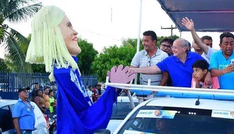 Candidato Sílvio Mendes realiza carreata em Barras