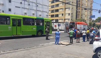 Acidente  entre moto e ônibus no centro de Teresina.