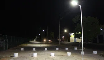Iluminação do calçadão da Avenida Noé Mendes