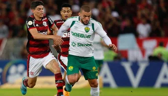 Cuiabá e Flamengo se enfrentam na arena Pantanal.