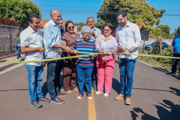 Governadora Regina Sousa inaugura obras na cidade de Altos.